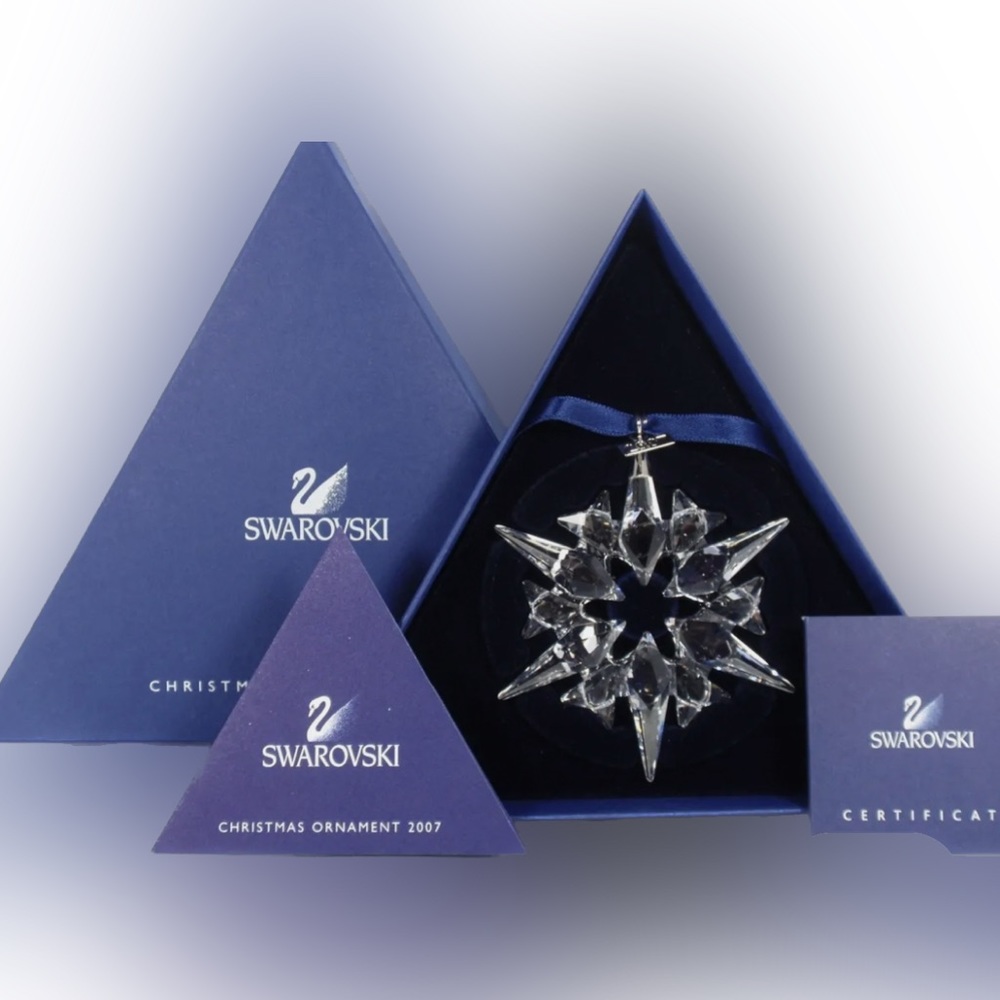 Swarovski 2007 Annual Edition Crystal Snowflake Ornament - Picture 2 of 6